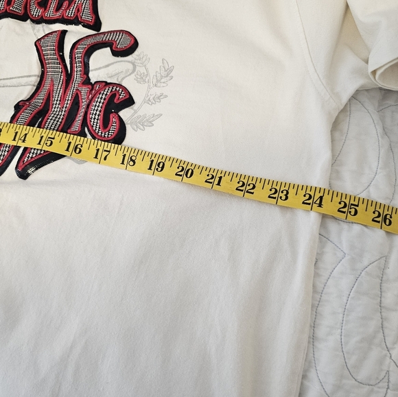 Avirex NYC Vintage White T-Shirt with Red Graphic Mens XL *see Hole - Picture 9 of 9